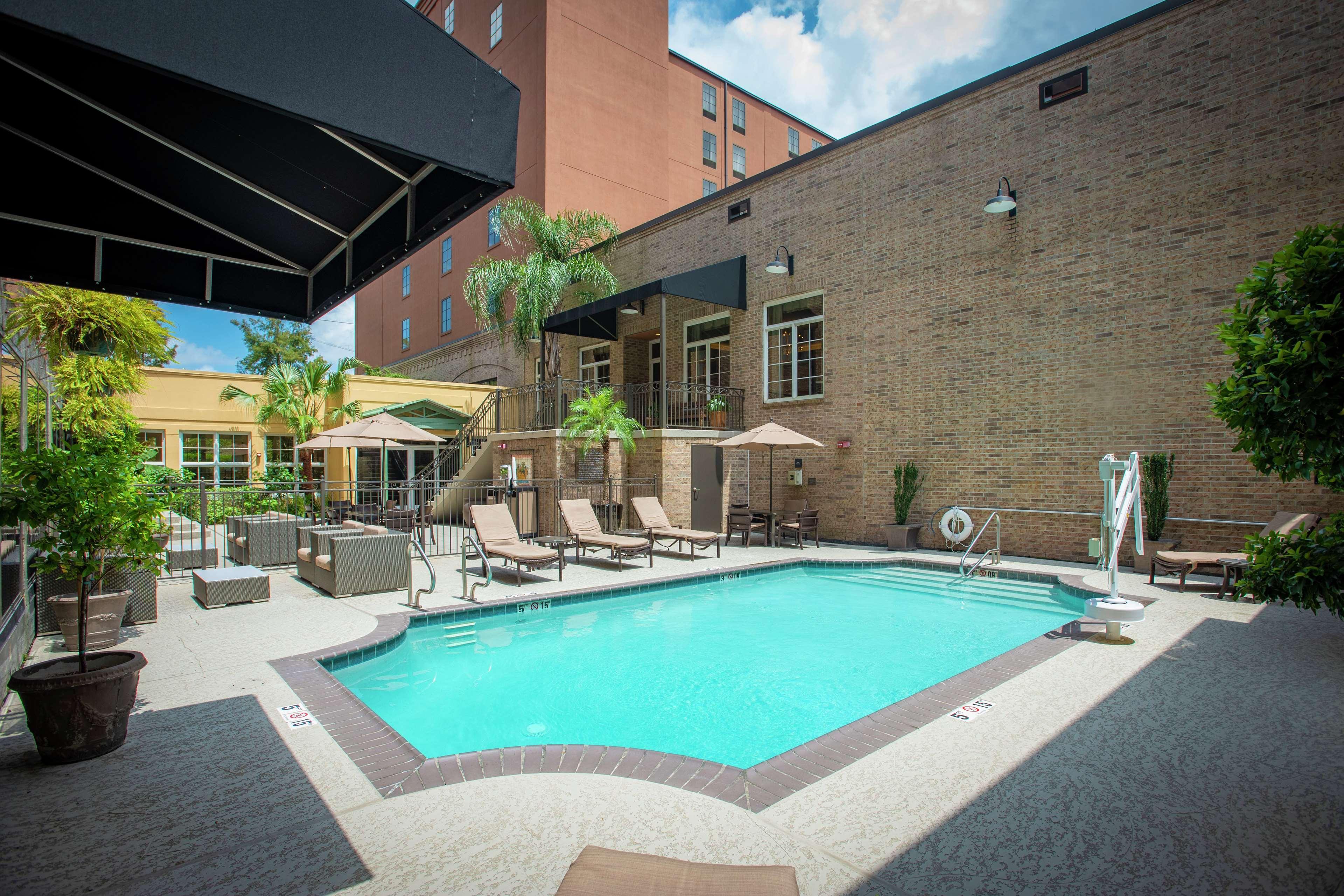 Hampton Inn And Suites New Orleans Convention Center Exterior photo